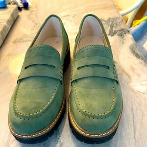 LUG SOLE EVERGREEN LOAFERS